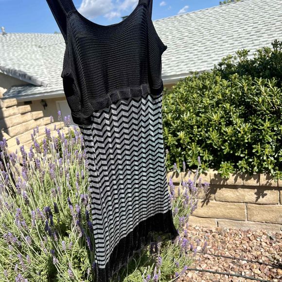 Marciano Knit 90s Dress Tiered Chevron Black Grey Size Small Medium - Picture 5 of 5